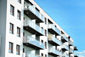 Read more about the article Wartość dodana usług biura nieruchomości: Co otrzymujesz wybierając Golden Home?